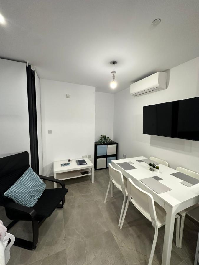 E1 Apartment High Level Sea View غيبرالتار المظهر الخارجي الصورة