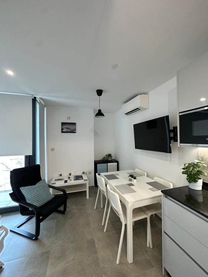 E1 Apartment High Level Sea View غيبرالتار المظهر الخارجي الصورة