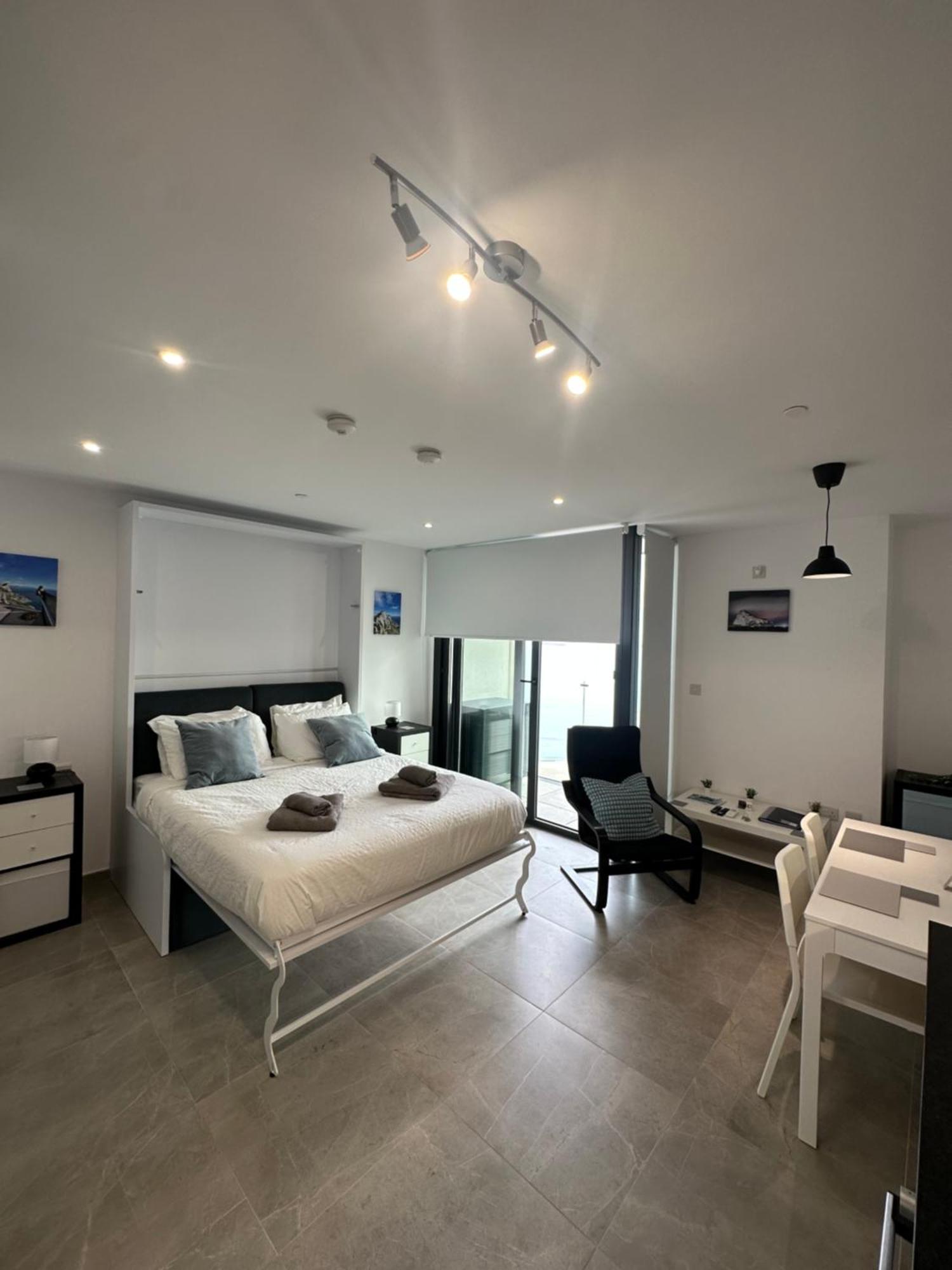 E1 Apartment High Level Sea View غيبرالتار المظهر الخارجي الصورة