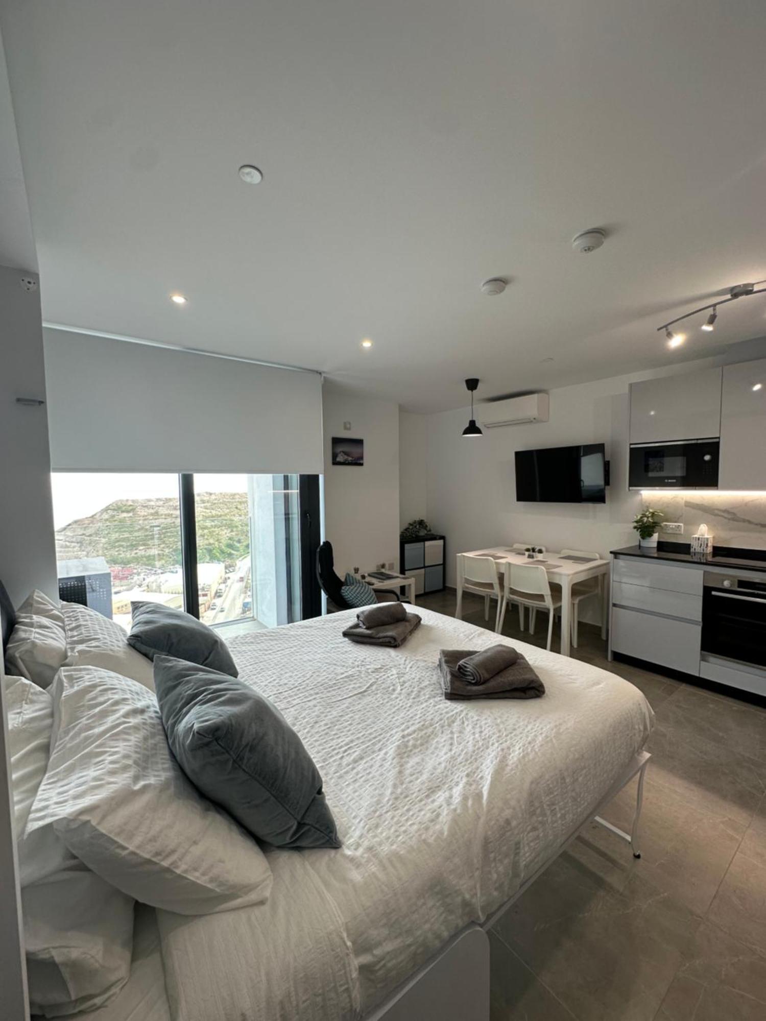 E1 Apartment High Level Sea View غيبرالتار المظهر الخارجي الصورة